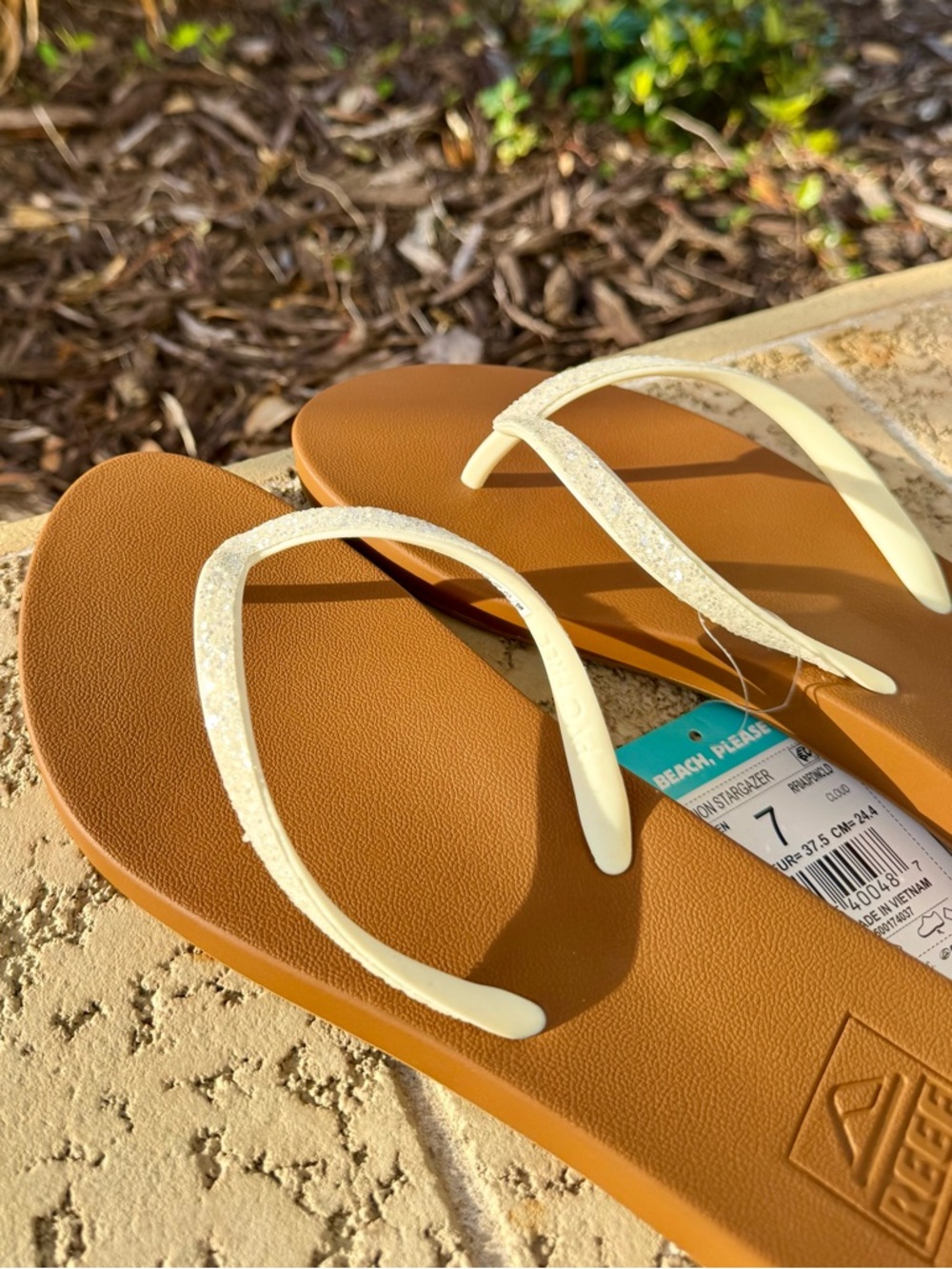 NWT Reef Cushion Stargazer Flip Flops – Women’s Size 7 – Cloud White - Picture 3 of 10